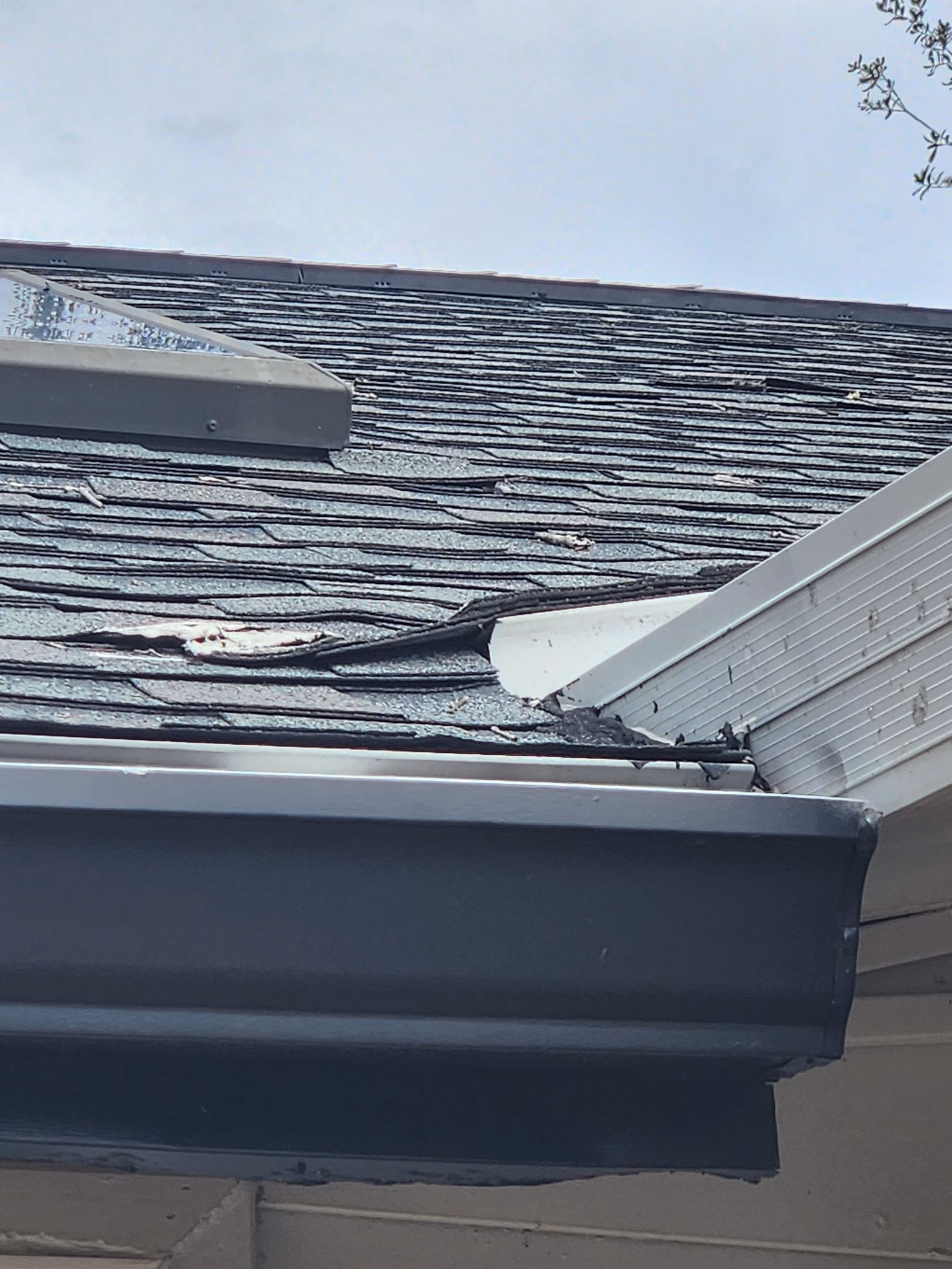 repair roof flashing and shingles