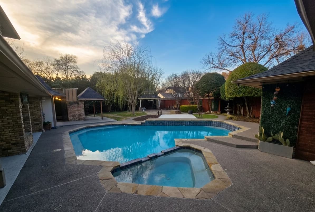 refinish pool with plaster