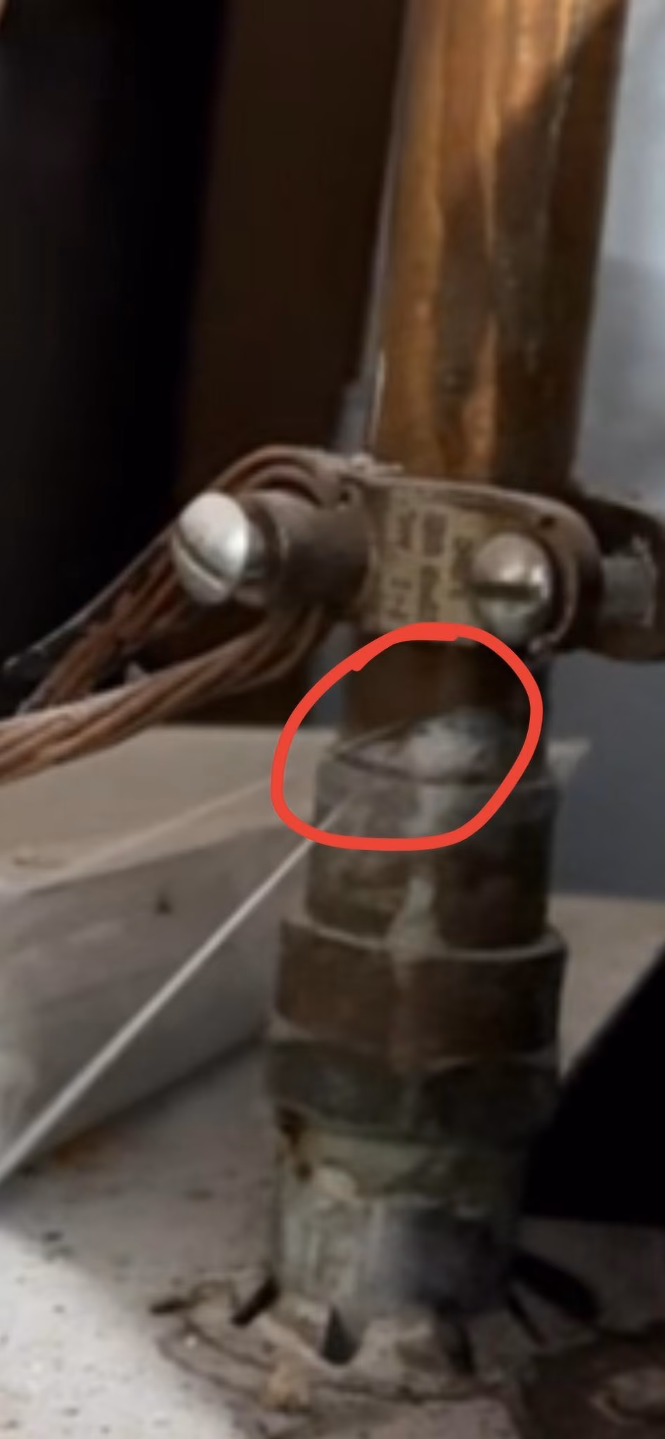 repair a leaking copper pipe near water heater