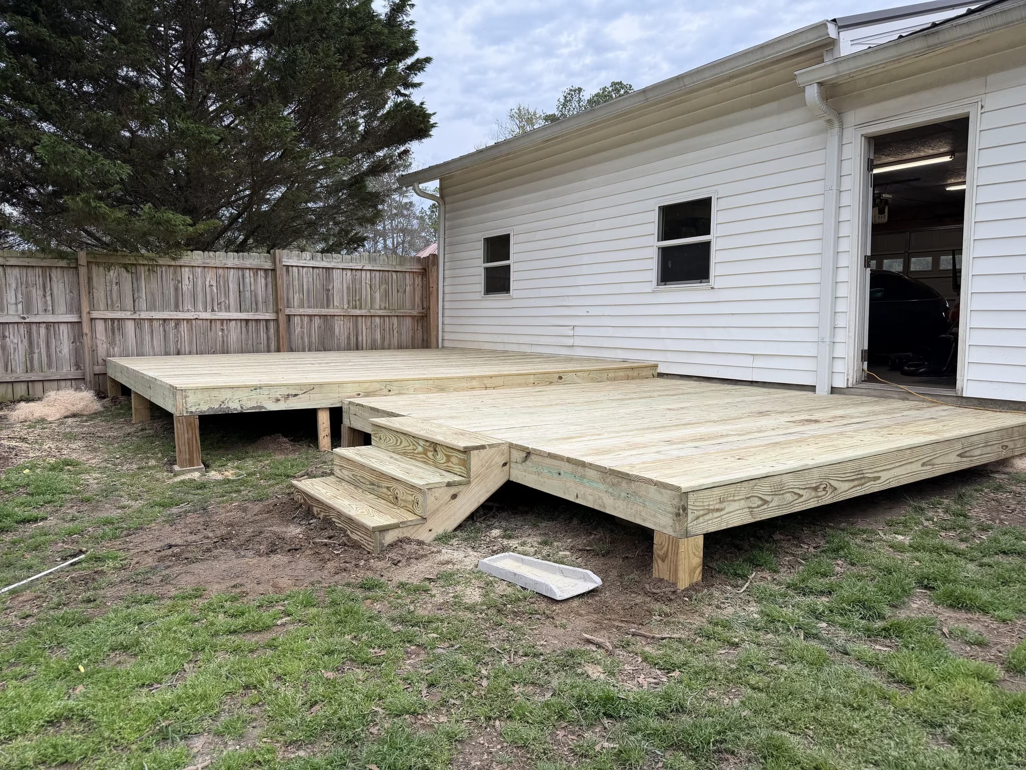 build a 400 sq ft wood deck