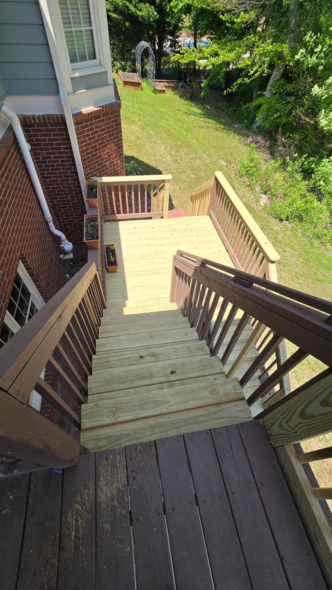 professionally stain a deck