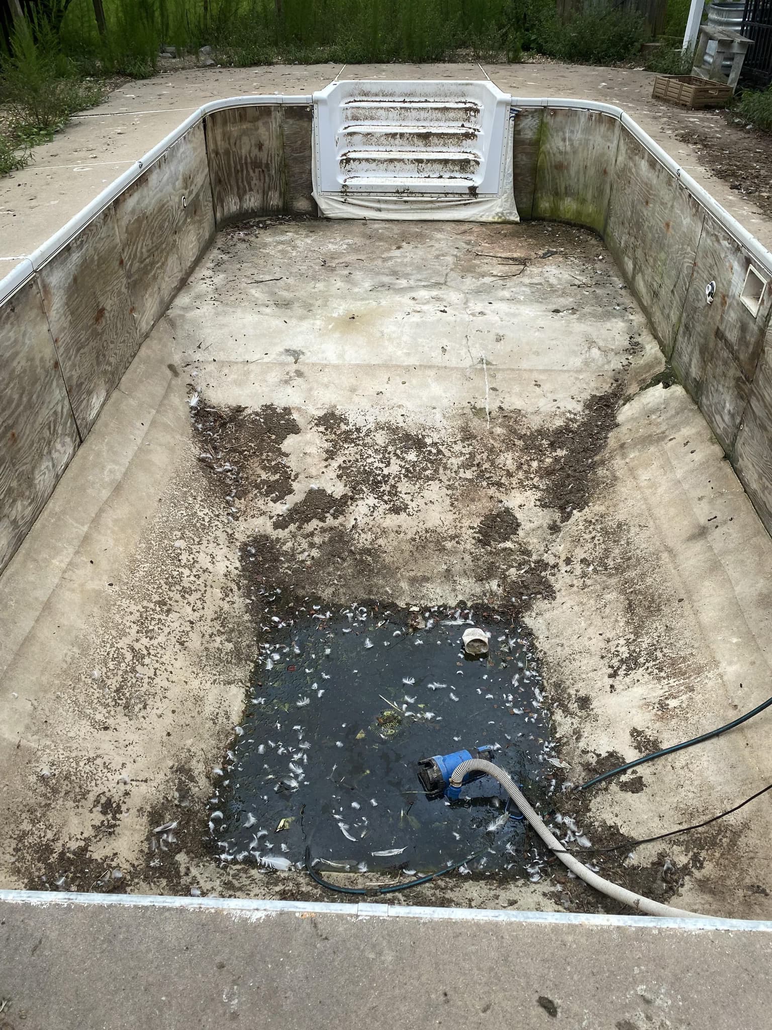 install a new pool liner
