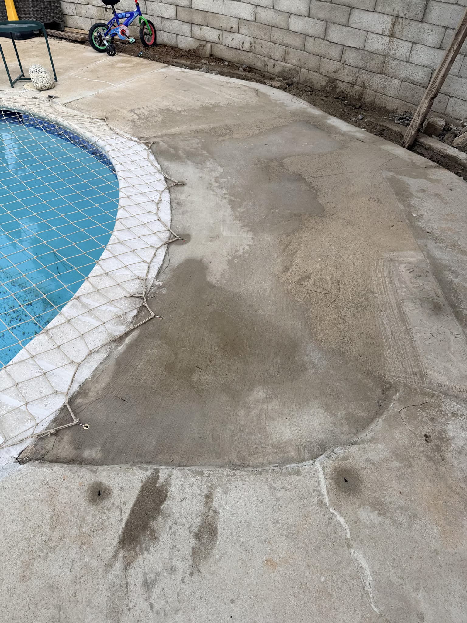 fill in in-ground spa with concrete