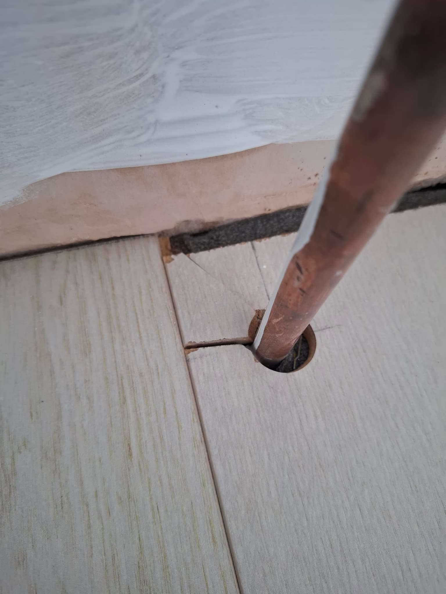 supply and install laminate and evocore lvt flooring