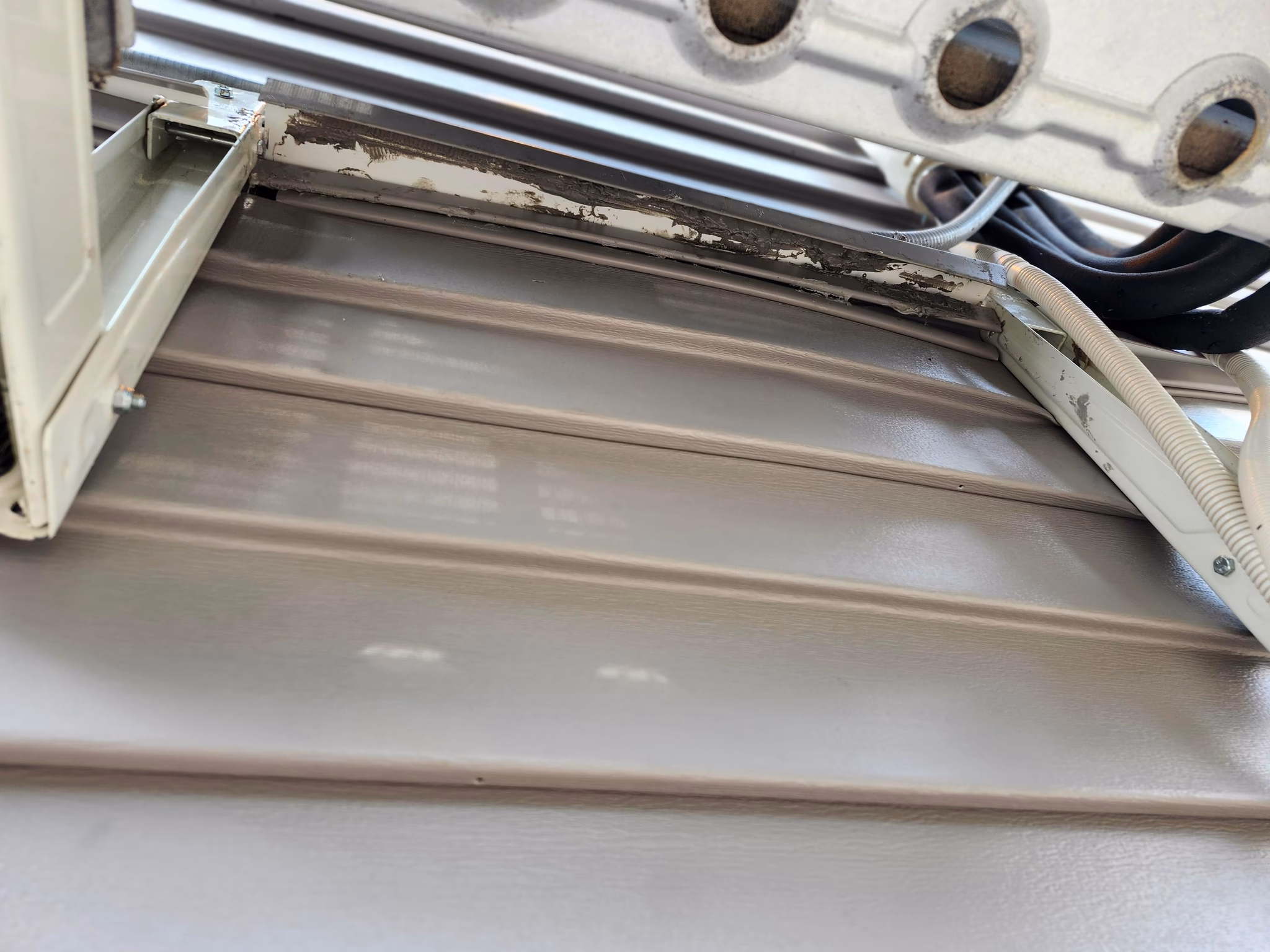 reside the building in vinyl