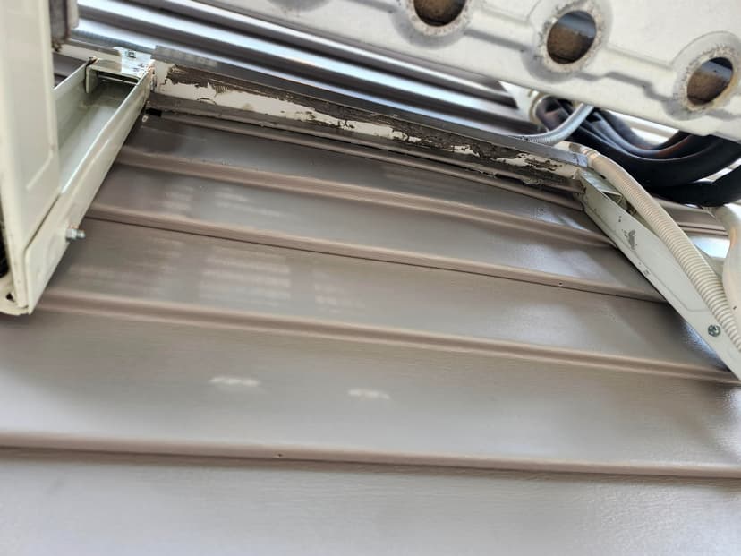 reside the building in vinyl