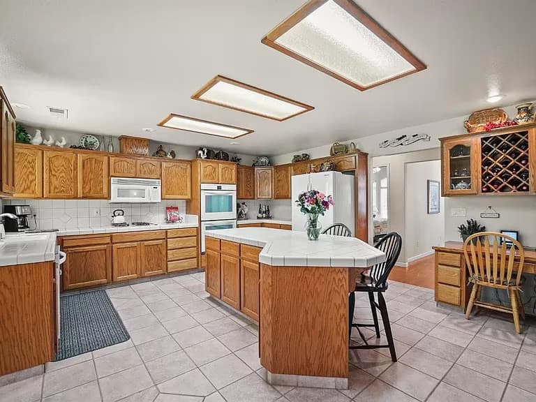 reface kitchen cabinets