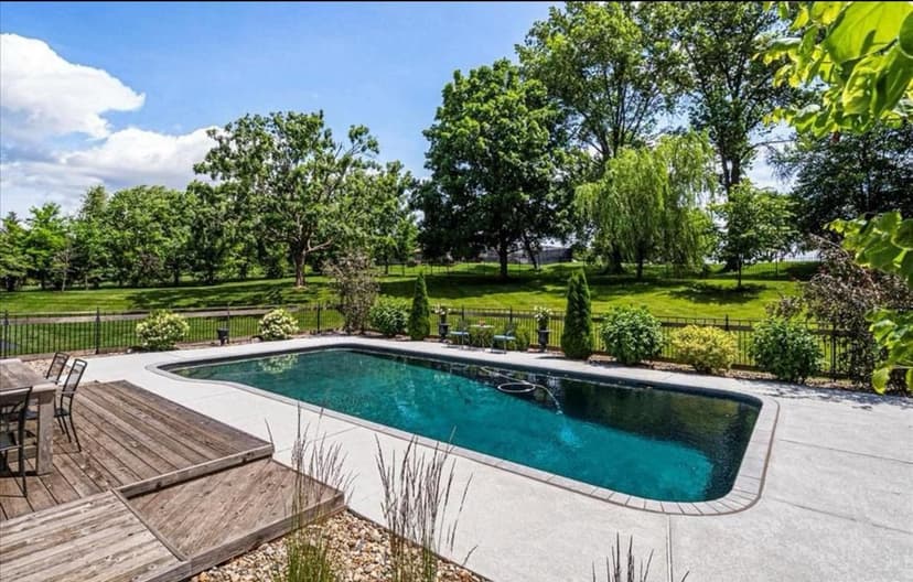 install an above ground automatic pool cover