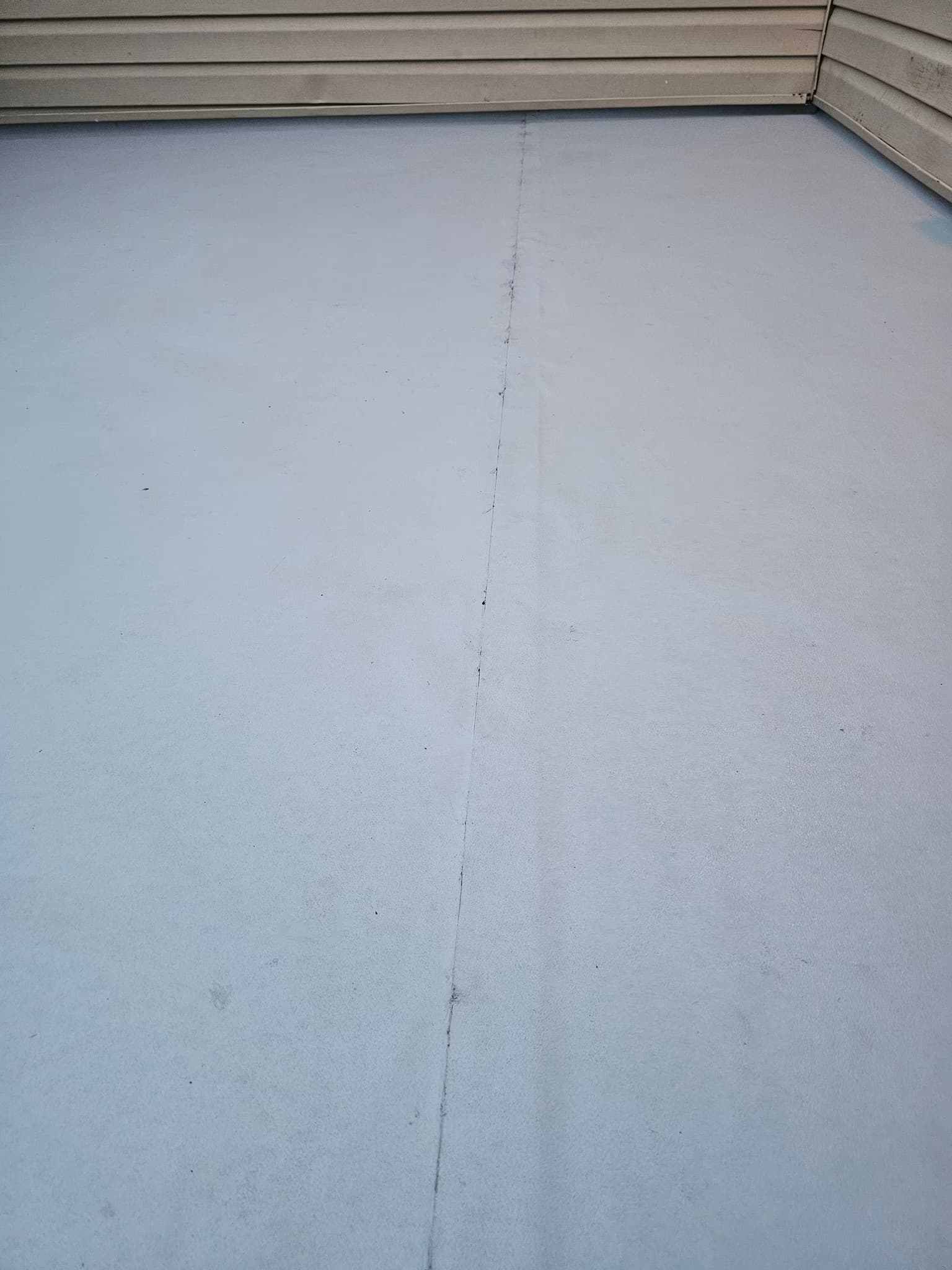 install a roofing patio membrane